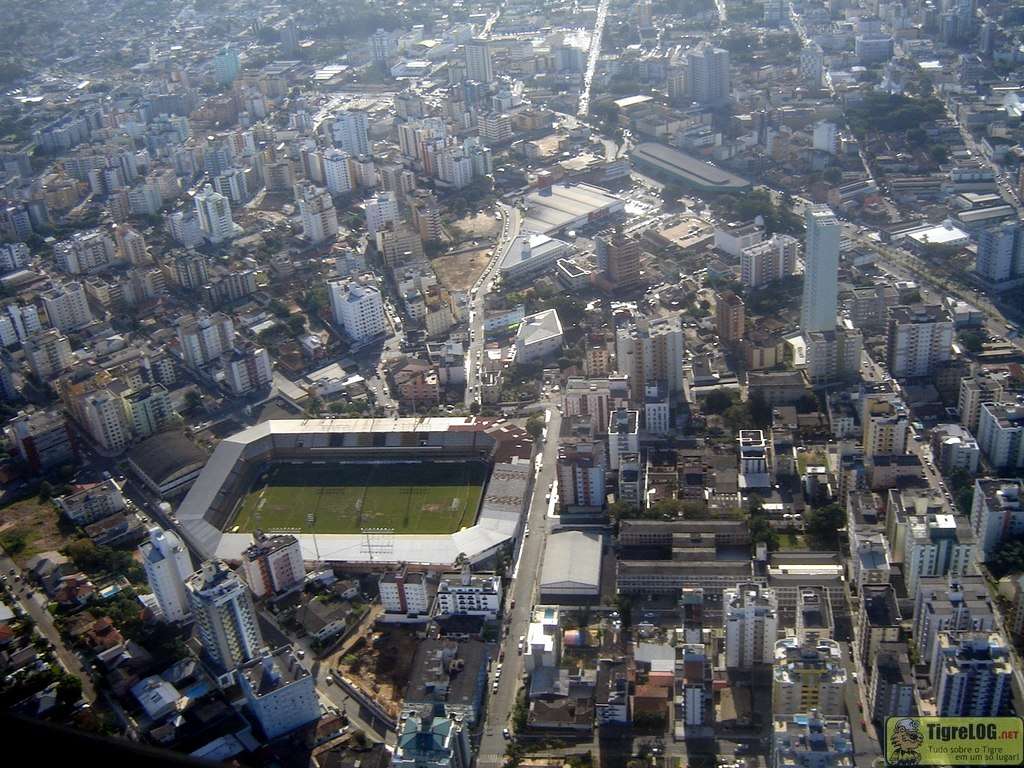 Vista aérea do estádio Heriberto Hülse em Criciúma, SC